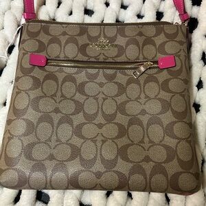 Coach Brown and Pink Crossbody Bag
Preloved excellent condition